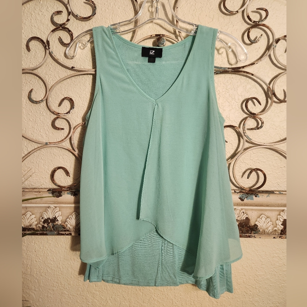 🦄 iZ Byer Tiffany Blue tank top blouse